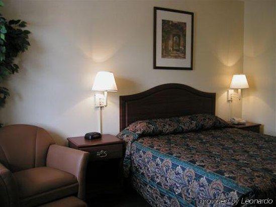 Intown Suites Extended Stay Greensboro Nc - Lanada Phòng bức ảnh