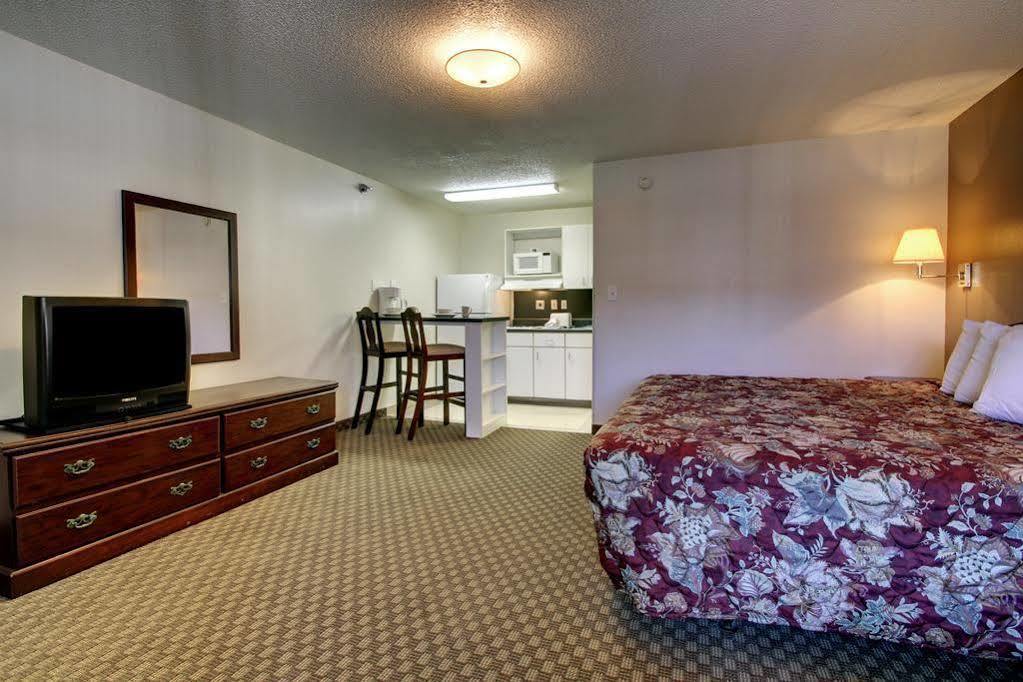 Intown Suites Extended Stay Greensboro Nc - Lanada Ngoại thất bức ảnh