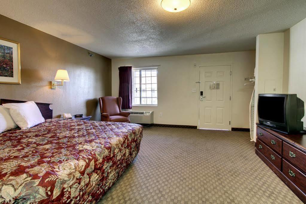Intown Suites Extended Stay Greensboro Nc - Lanada Ngoại thất bức ảnh
